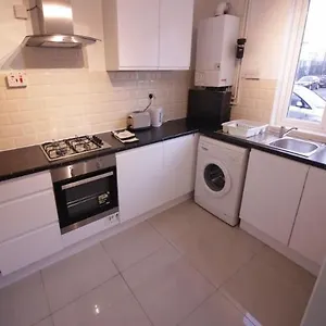 Homestay Double Near Canary Wharf 28, London